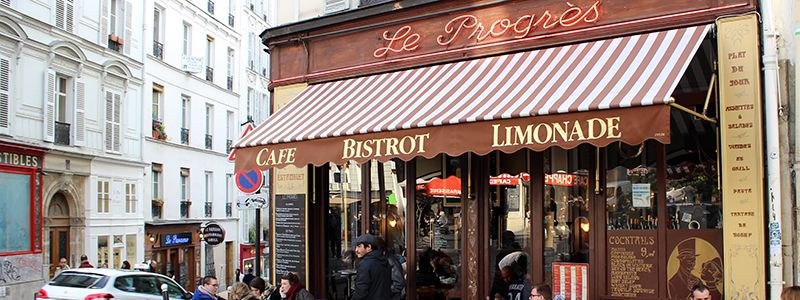 Ett franskt café i centrala Paris.